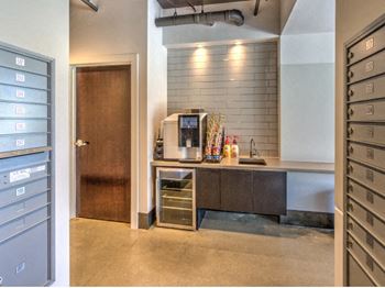 Coffee and tea bar